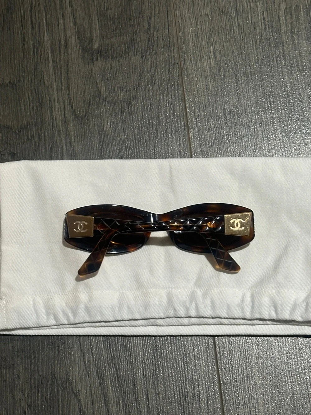 CHANEL Vintage 5014 Tortoiseshell Rectangular Sunglasses